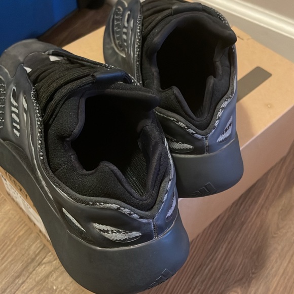 9.5 Mens Yeezy